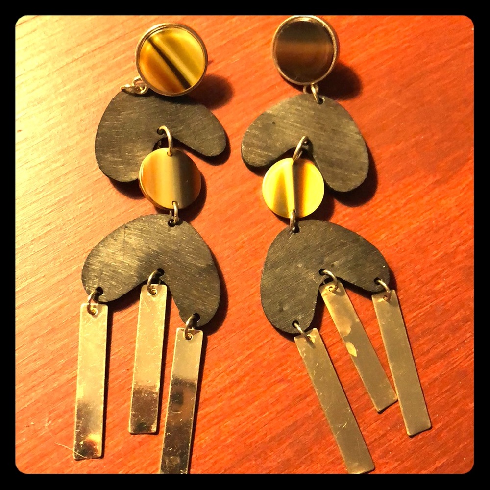 Dangling wood earrings